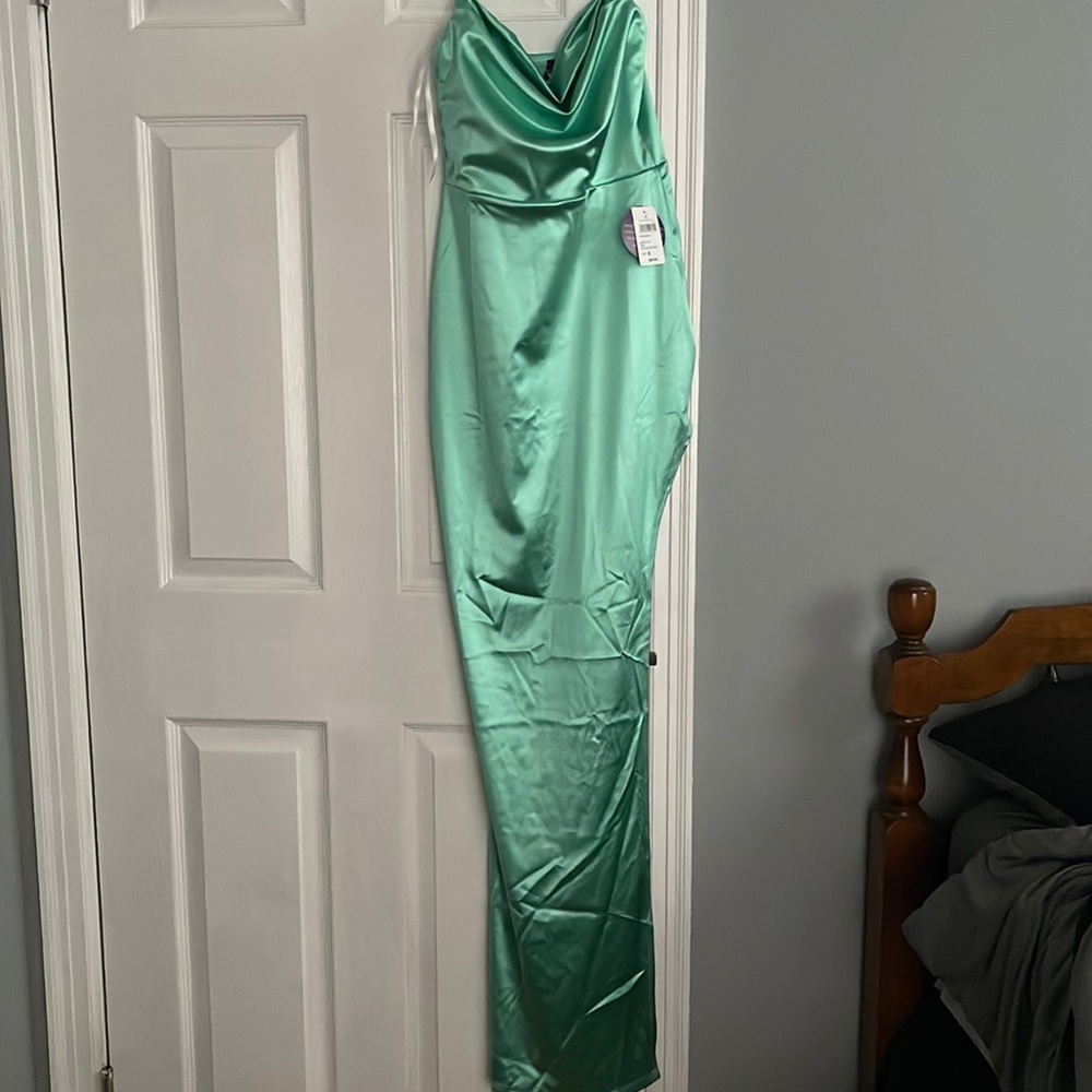 Windsor silk dress with slit